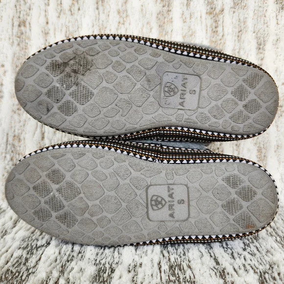 Ariat "Bootie Slipper" Grey Southwestern Aztec Pattern | Women's Size 6.5 - 7 - Picture 9 of 12